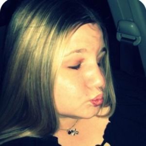 Meet your Posher, Vanessa